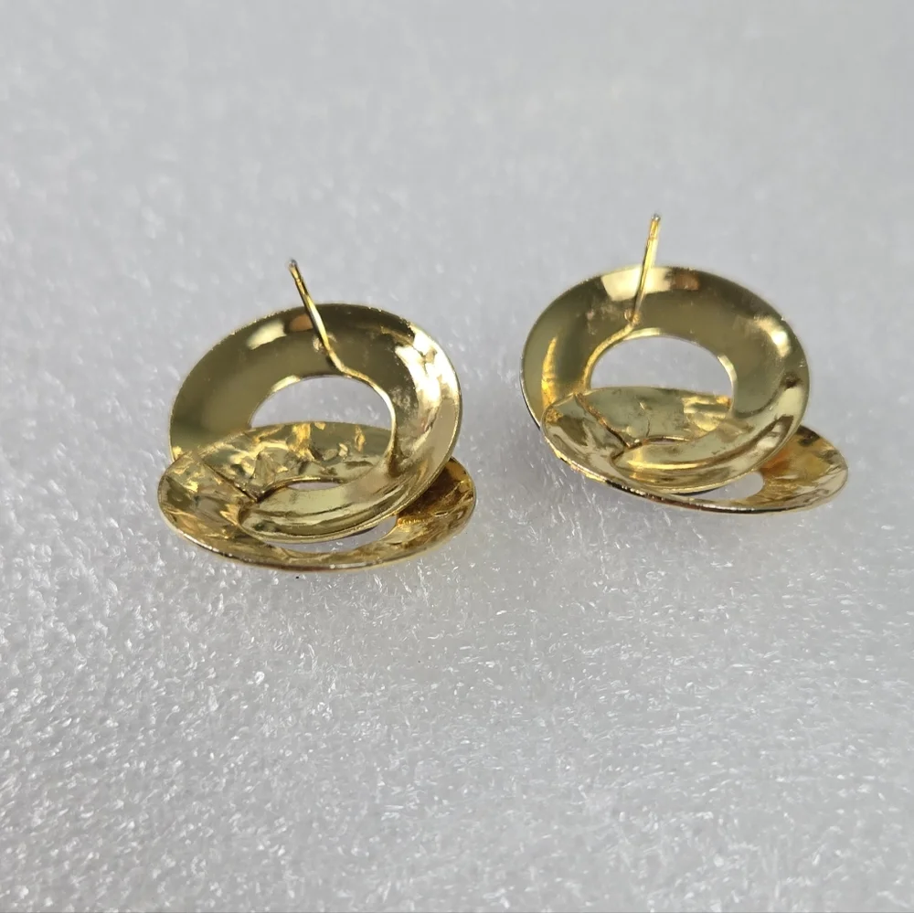 Elegant Purple and Gold Interlinked Earrings Stud Earrings - Picture 11 of 14